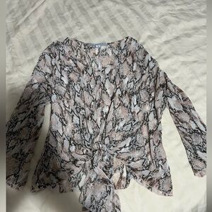 Women’s sheer tie knot top